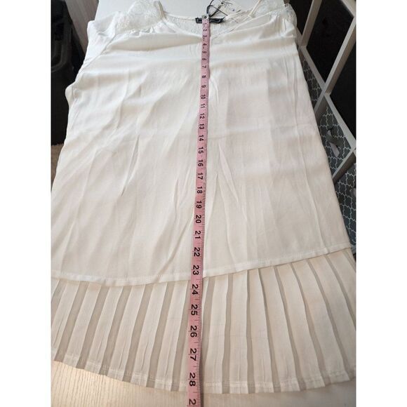 NWT Zashi Medium Cream Back Pleated / Lace Blouse - Picture 4 of 8